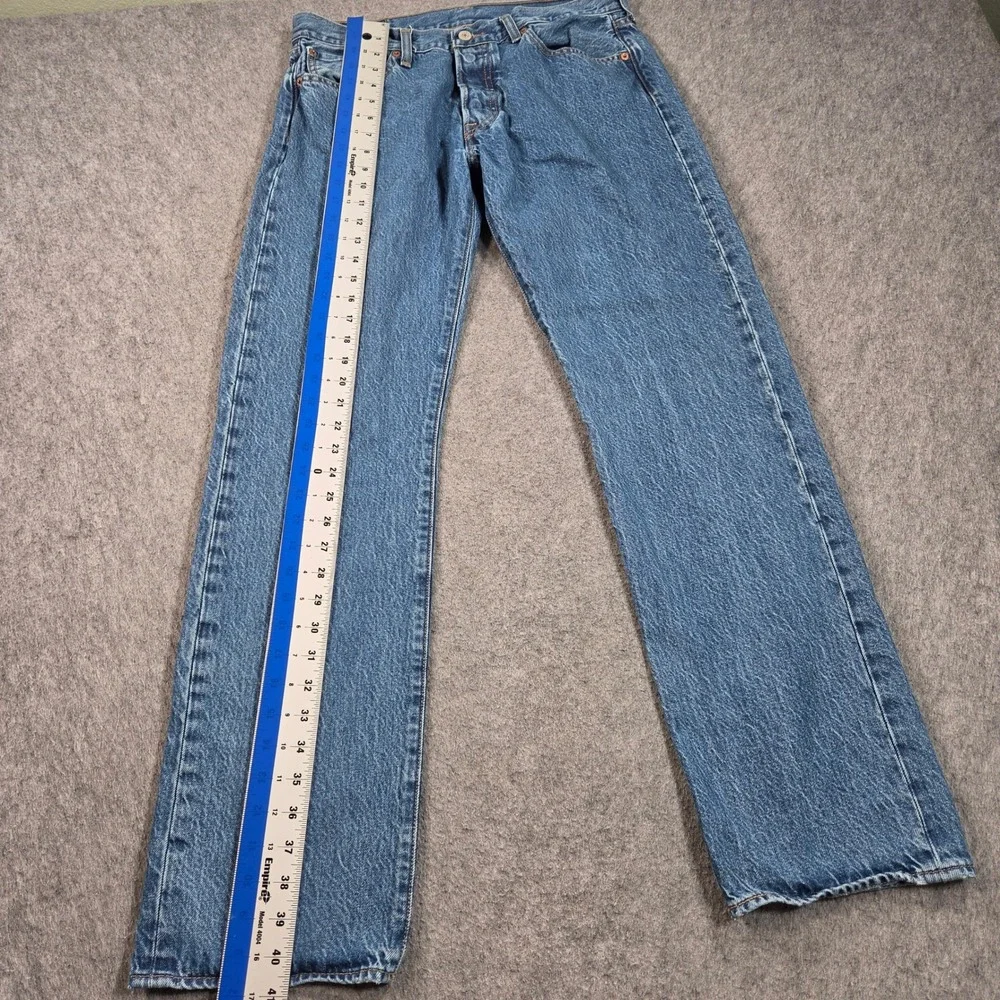 Levis 501 Original Fit Jeans Mens 32x32 Blue Straight Leg Button Fly Denim